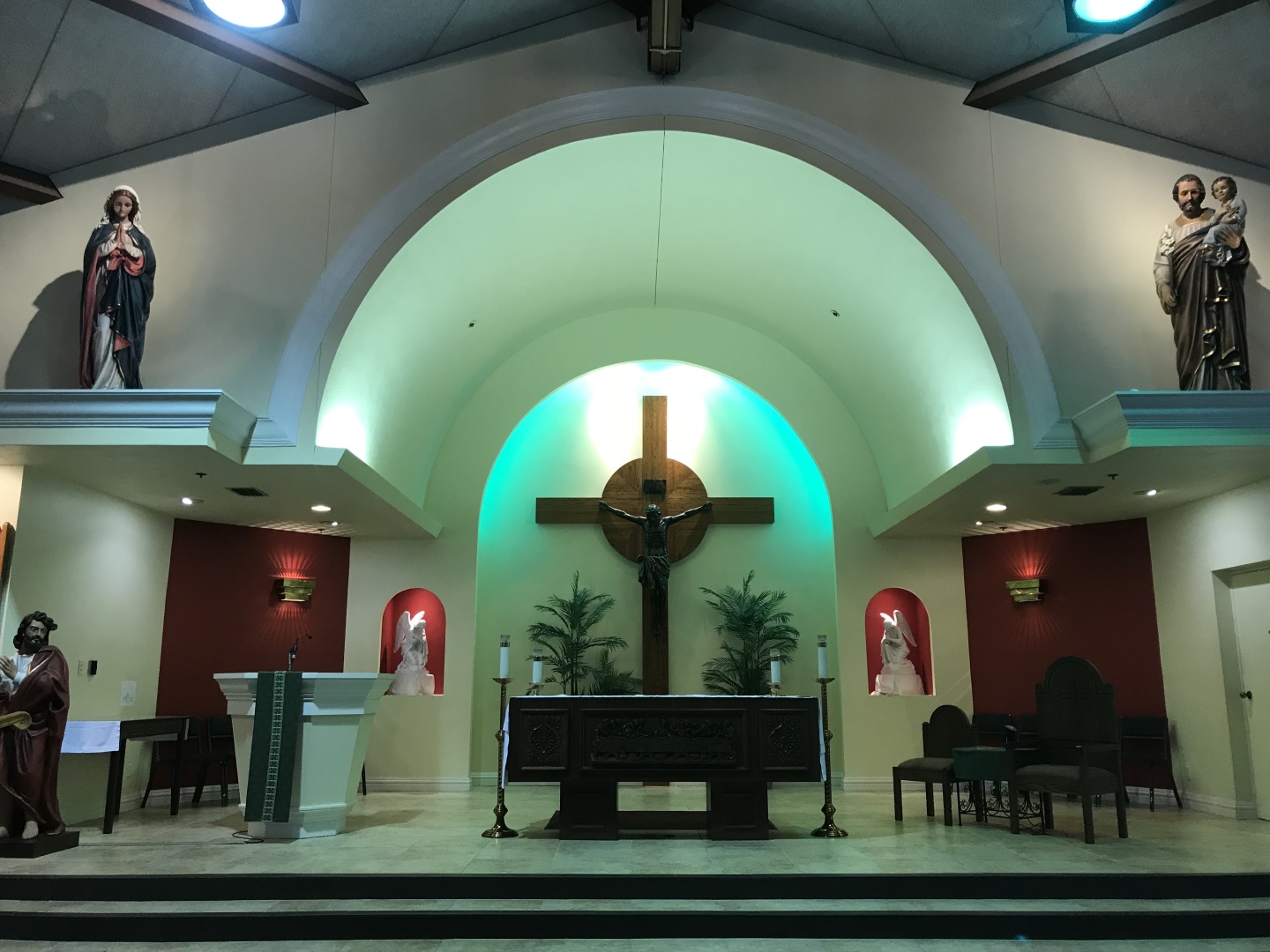 st-james-the-apostle-roman-catholic-church