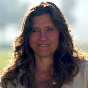 Photo of Deanna Courtney