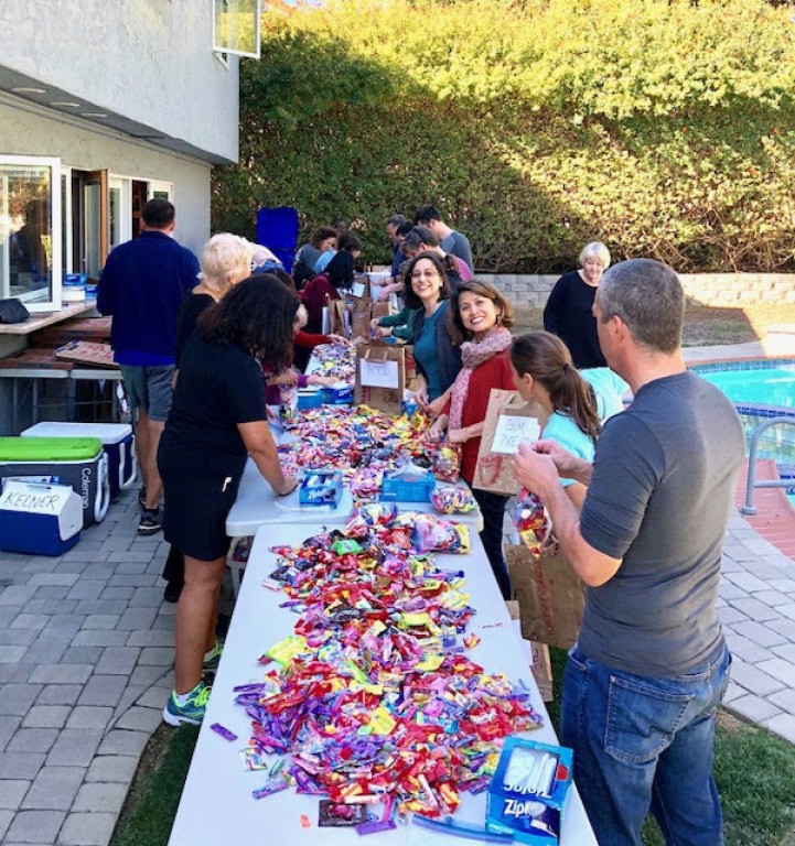 Casa de los Pobres candy sorting